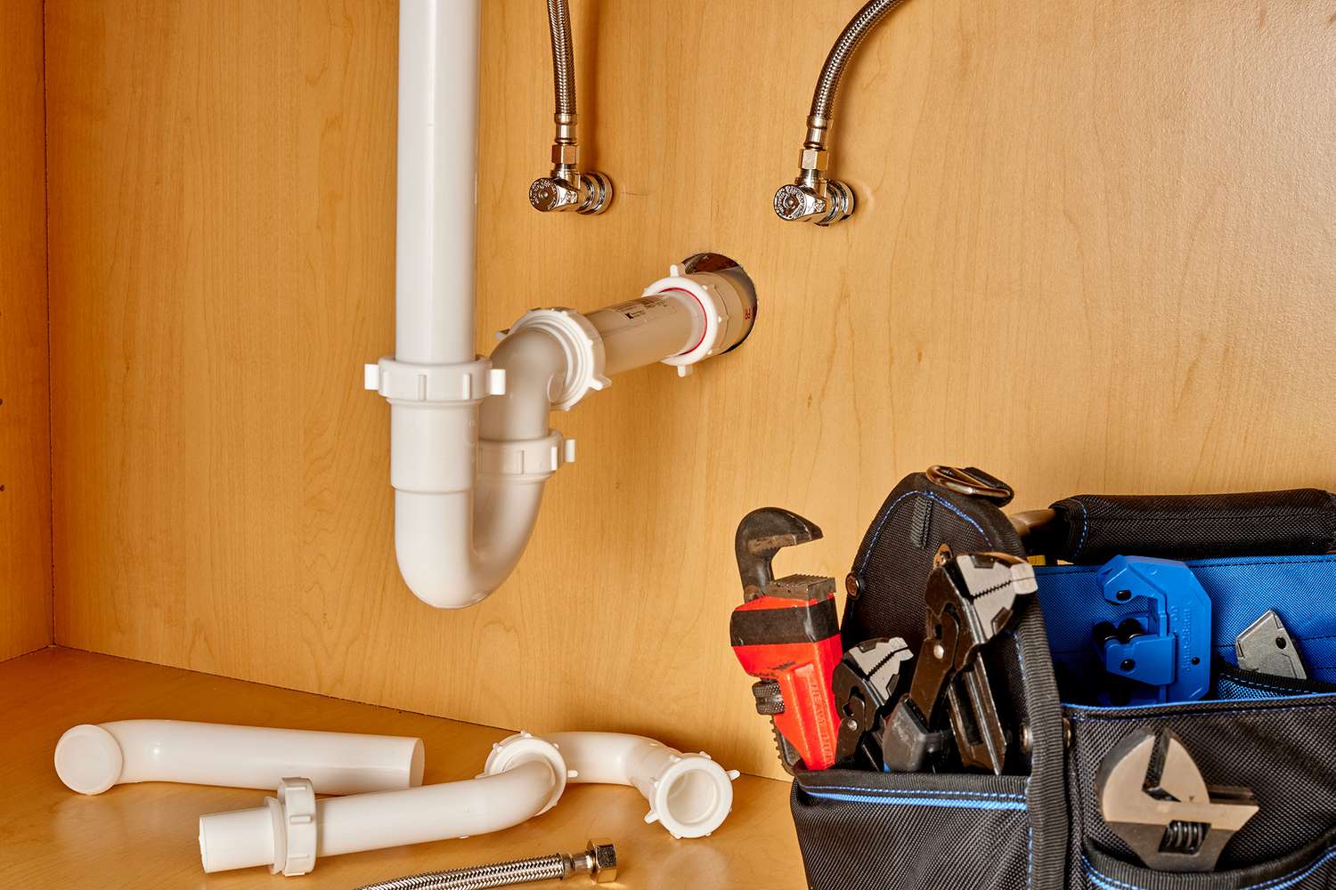 Plumbing service and pipe repair